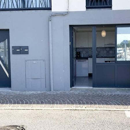 As21673 - Studio En Rez De Chaussee Face Au Canal Le Grau-du-Roi Eksteriør bilde